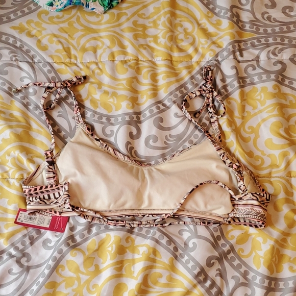 Strappy Bikini top size D/DD - Picture 3 of 4